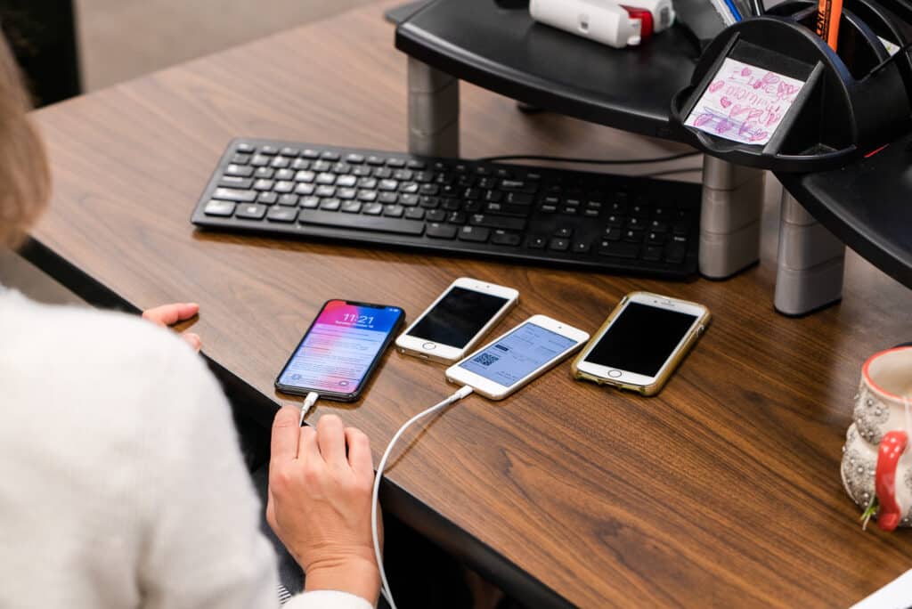Medical mobile app software testing for multiple device types