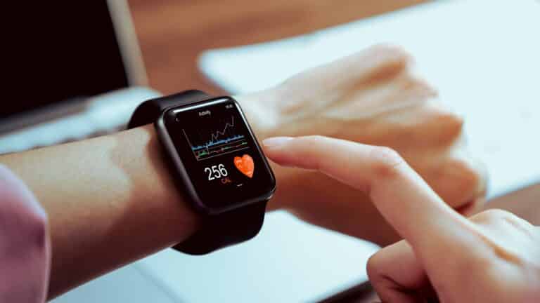 Digital health apps using IoMT and smart device